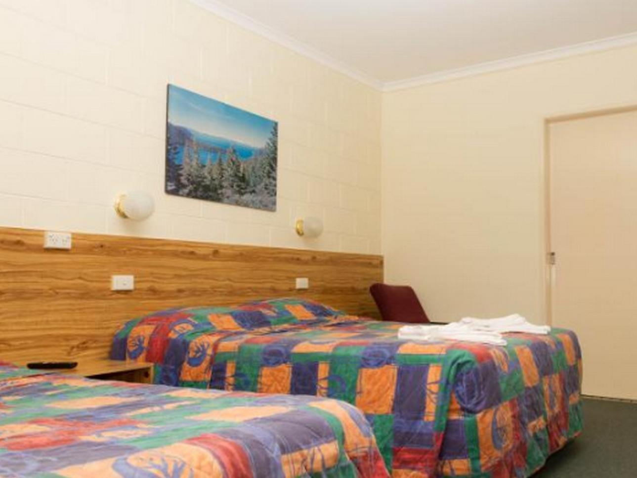 Glenmore Palms Motel Рокхемптън Екстериор снимка
