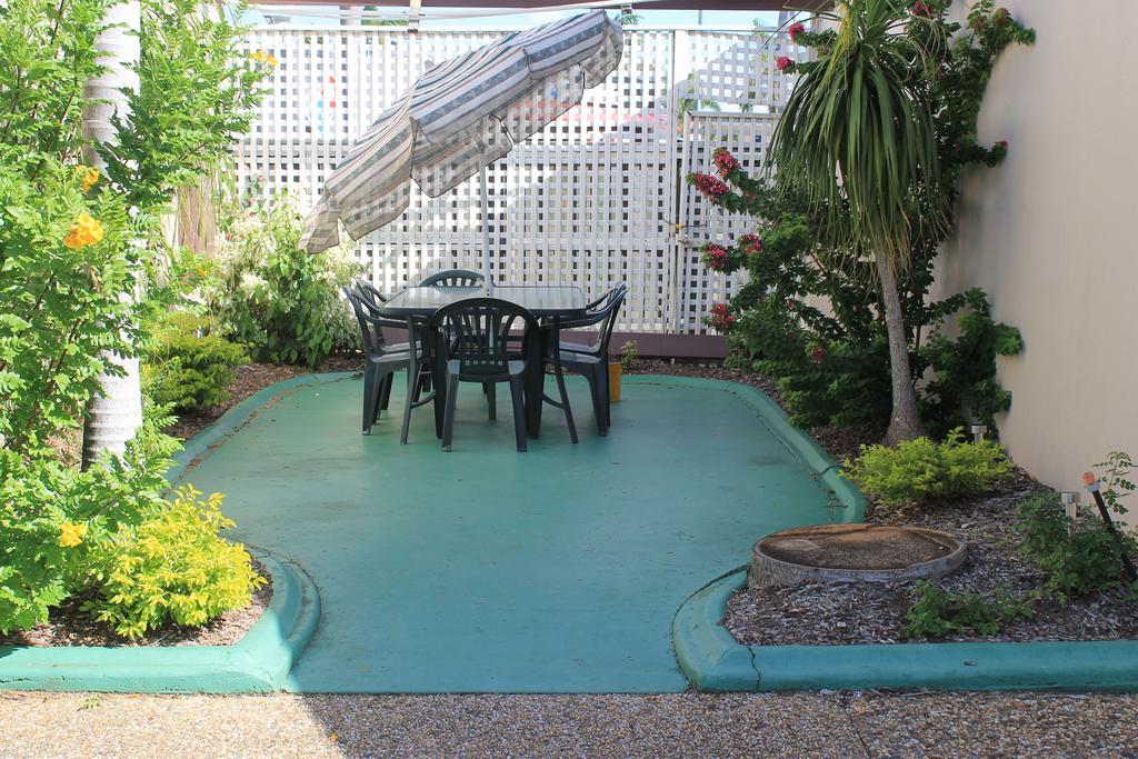 Glenmore Palms Motel Рокхемптън Екстериор снимка