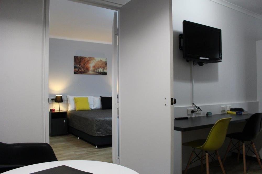 Glenmore Palms Motel Рокхемптън Екстериор снимка