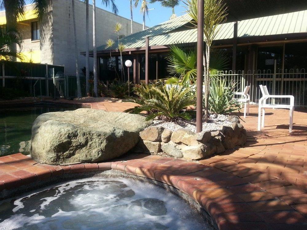 Glenmore Palms Motel Рокхемптън Екстериор снимка