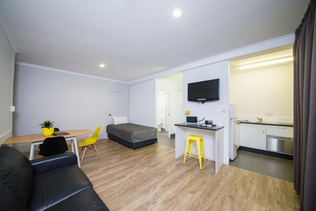 Glenmore Palms Motel Рокхемптън Екстериор снимка