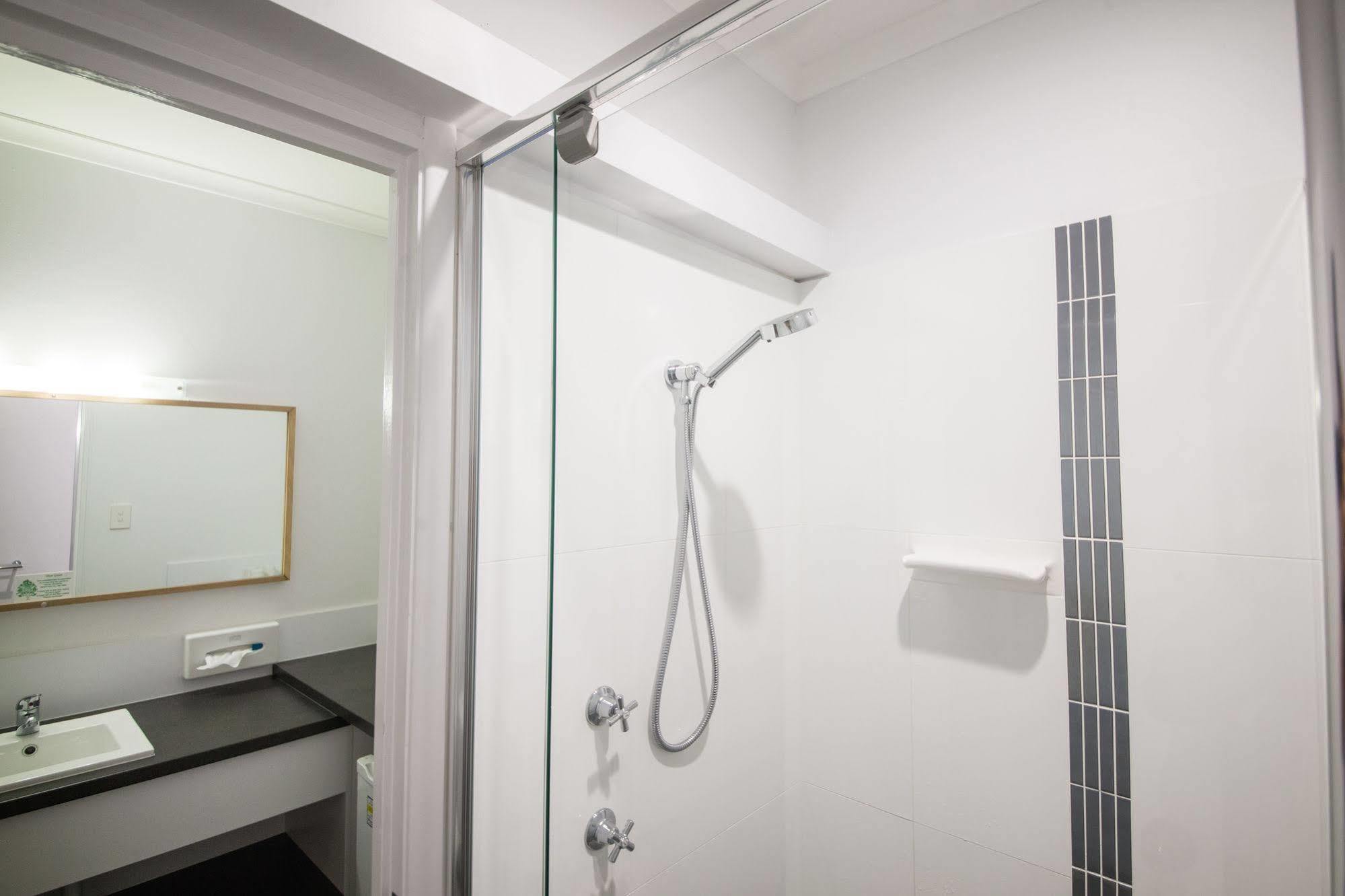 Glenmore Palms Motel Рокхемптън Екстериор снимка