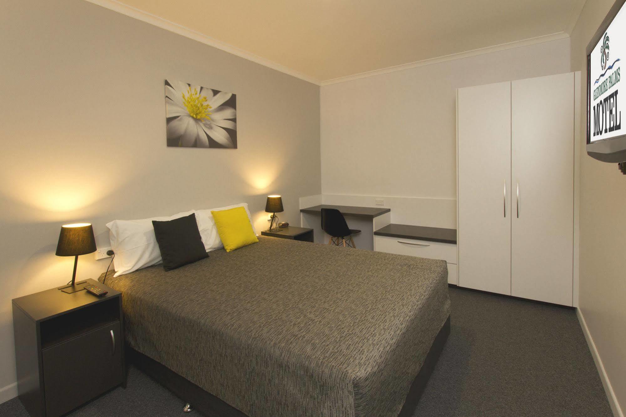 Glenmore Palms Motel Рокхемптън Екстериор снимка